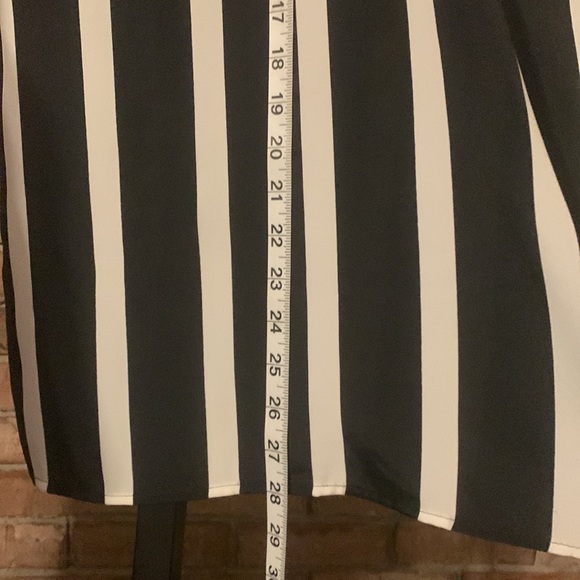 NWT Bar III size small Sleeveless Button Down Top Stripped Black and White - Picture 11 of 12